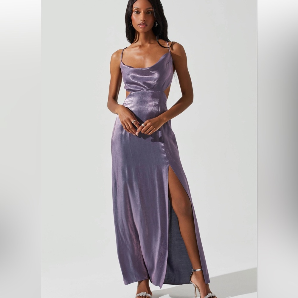 NWT ASTR The Label Shivani Dress In Lavender Shine - Medium